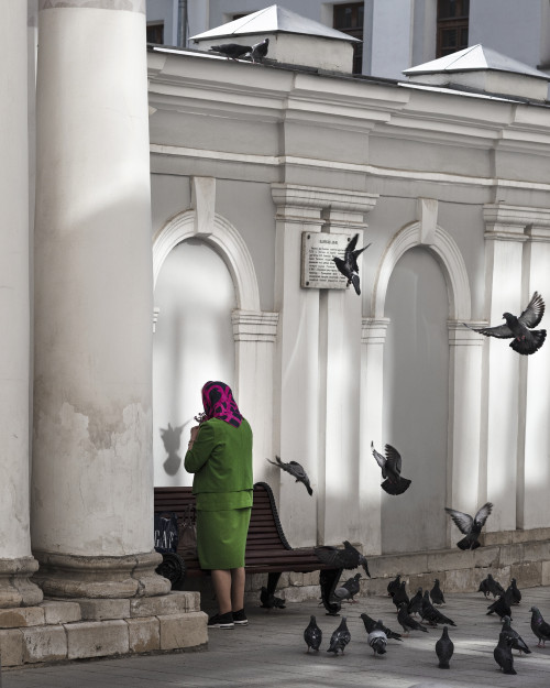 
     <i>Doves, Moscow (from the Image Cities series)</i>, 
     2021<br />
     Archival pigment print, 
      100 x 80 cm<br />
     