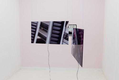 
     <i>Sirens</i>, 
     <br />
     Plexiglass, soundtransmitter and receiver, 
     <br />
     Exhibition view Sirens / Dove Step, Kunstverein Göttingen, Germany, 2016