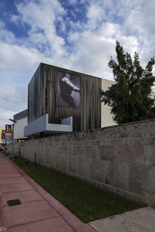 
     <i>Installation view The Bass, Miami, USA, 2014/2015</i>, 
     <br />
      
     <br />
     