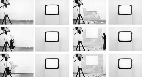 
     <i>Von der Blindheit der Bilder (I): In Betrachtung des weißen Fleckes (About The Blindness of Pictures (I): Viewing The Blank Areas)</i>, 
     1981<br />
     Photo, 
      17 x 23 cm<br />
     