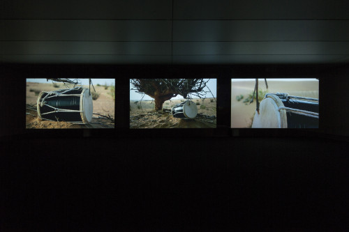 
     <i>Session</i>, 
     2013<br />
     HD video, 3 channel video installation, 6min, loop, 
     <br />
     Installation view, Kunstmuseum Stuttgart, Stuttgart, Germany, 2015