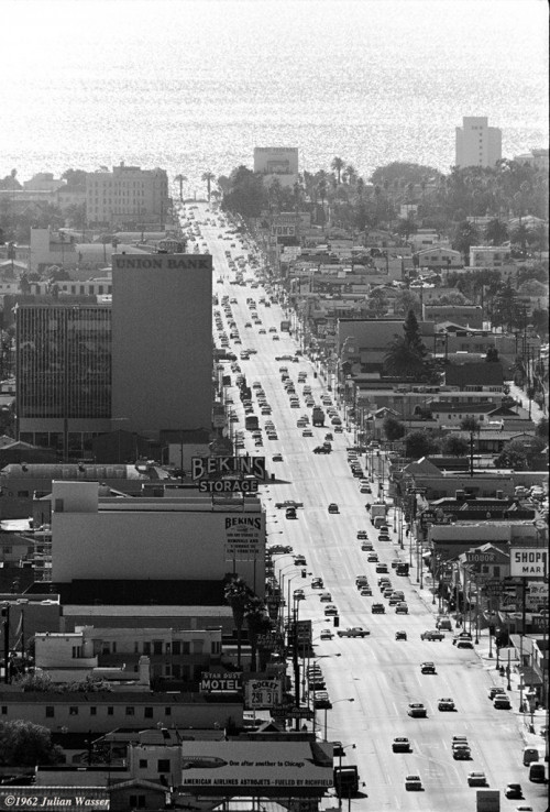 <i>Wilshire Blvd looking west to Santa Monica & the Pacific</i>, 1962/2012<br />glycee print, 34 x 48 cm<br />